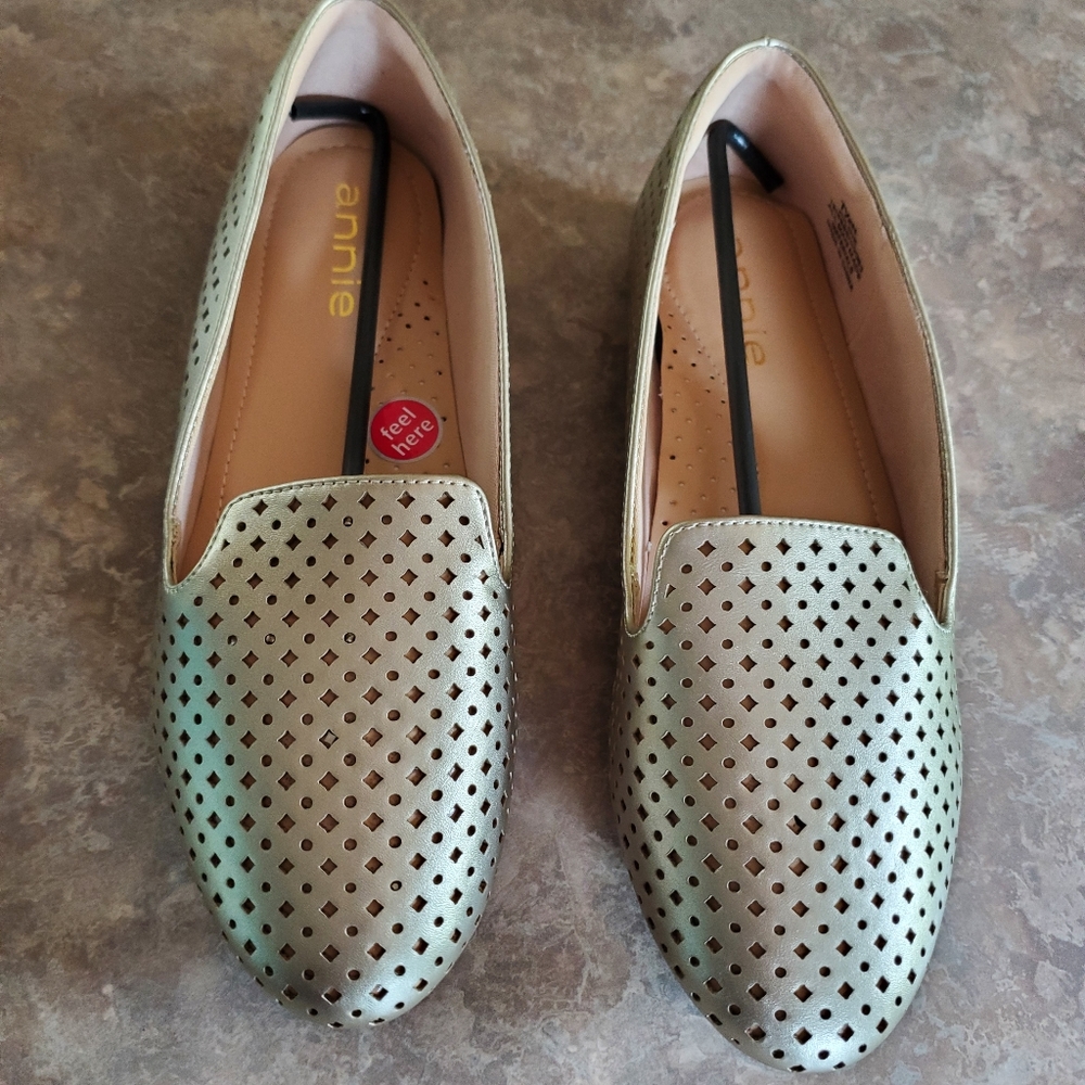 Brand new women's shoes